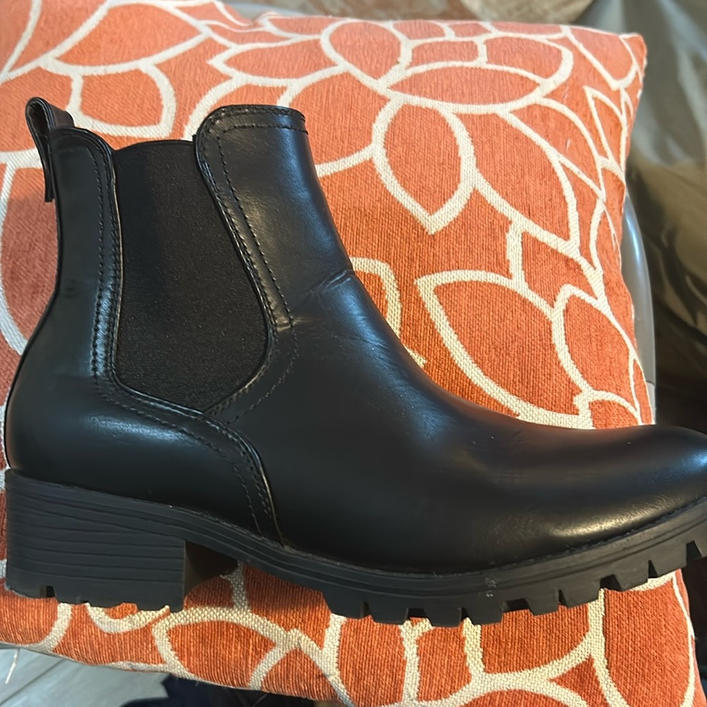 Ankle black boots